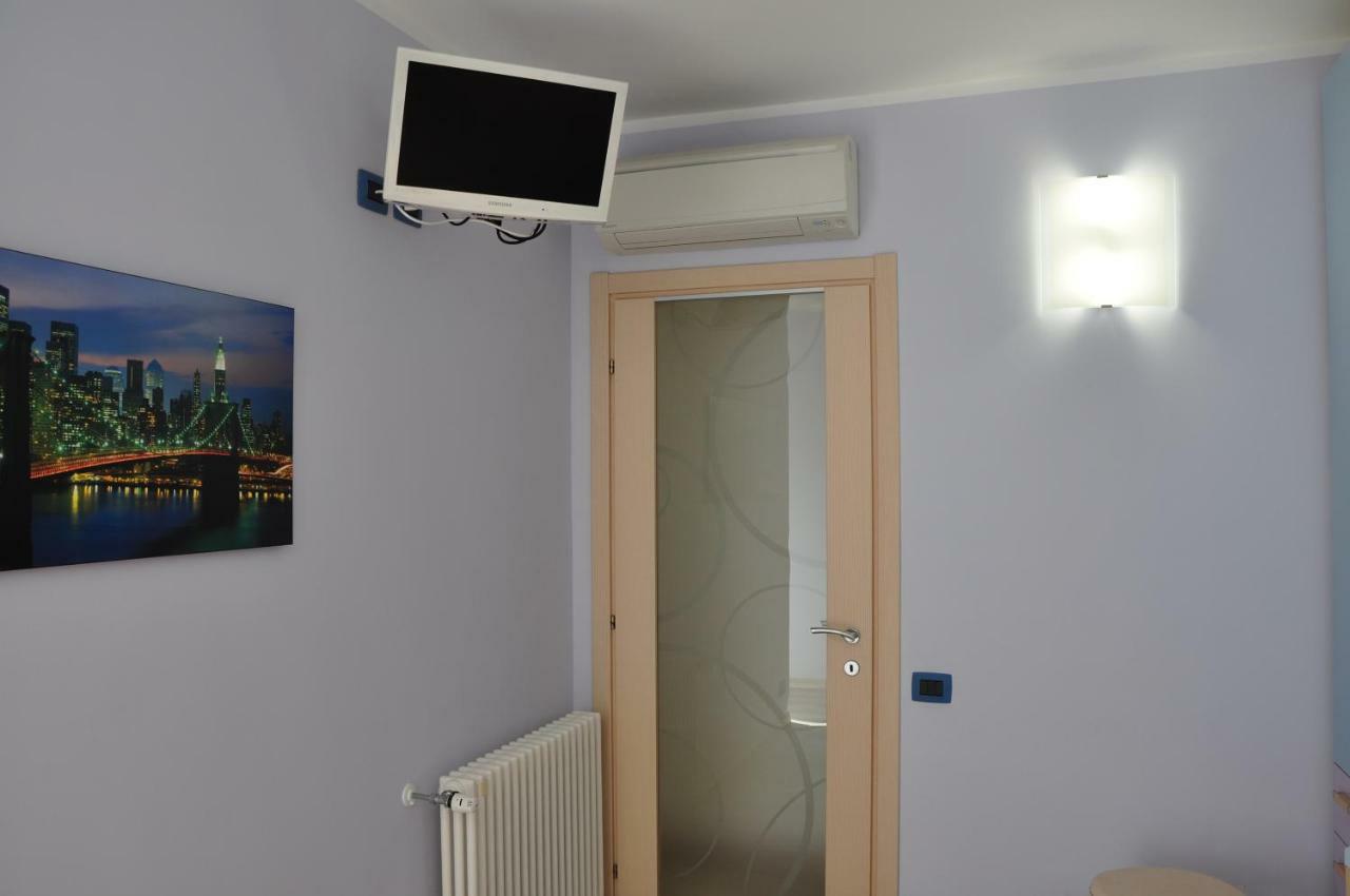 Una Spettacolare Vista Mare - Casa Con Jacuzzi Bergeggi Buitenkant foto