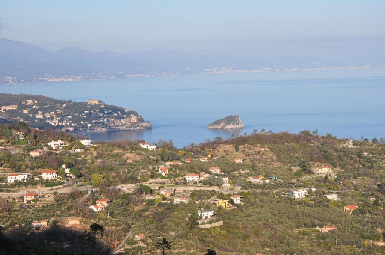 Una Spettacolare Vista Mare - Casa Con Jacuzzi Bergeggi Buitenkant foto